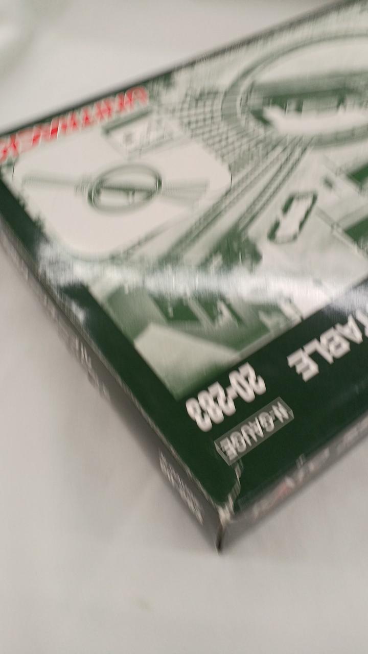 外箱擦れキズ、破れあり