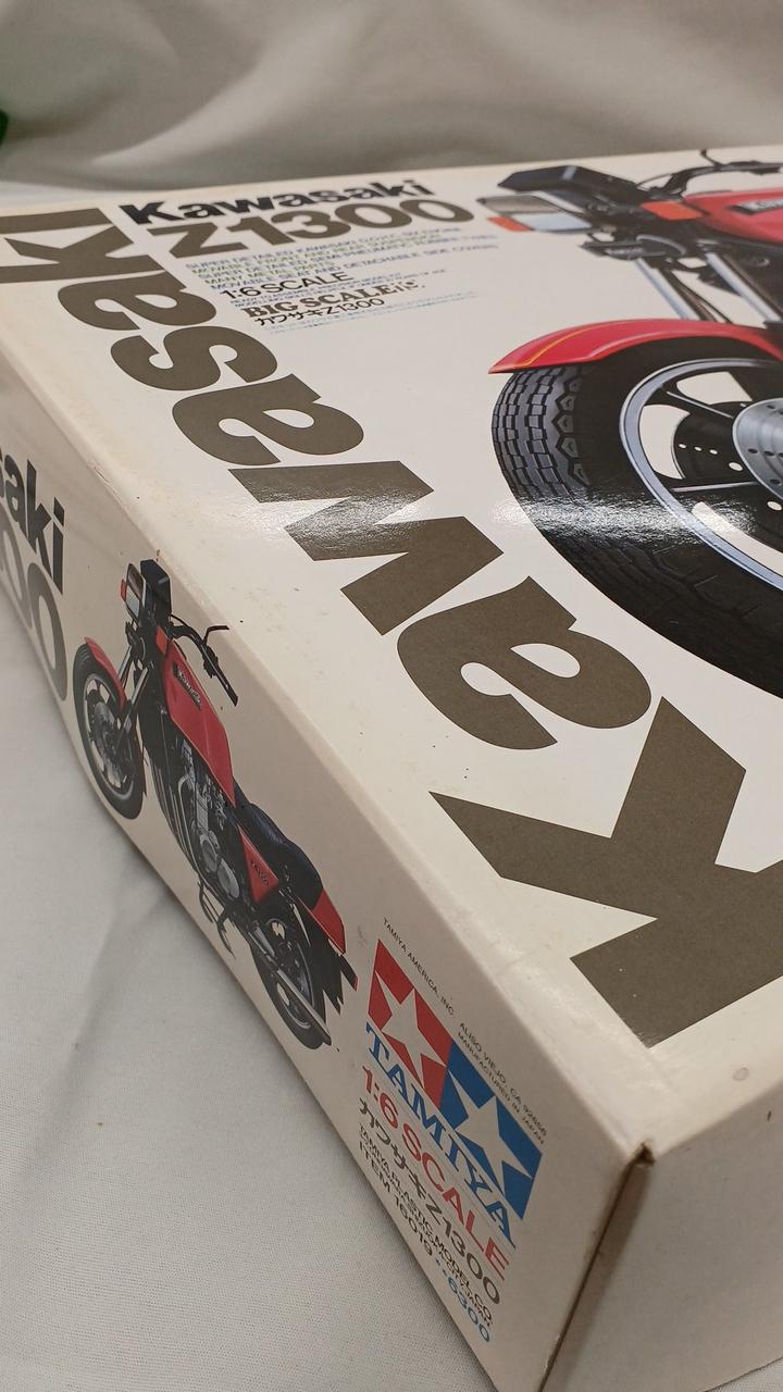 外箱擦れキズ汚れ色あせあり