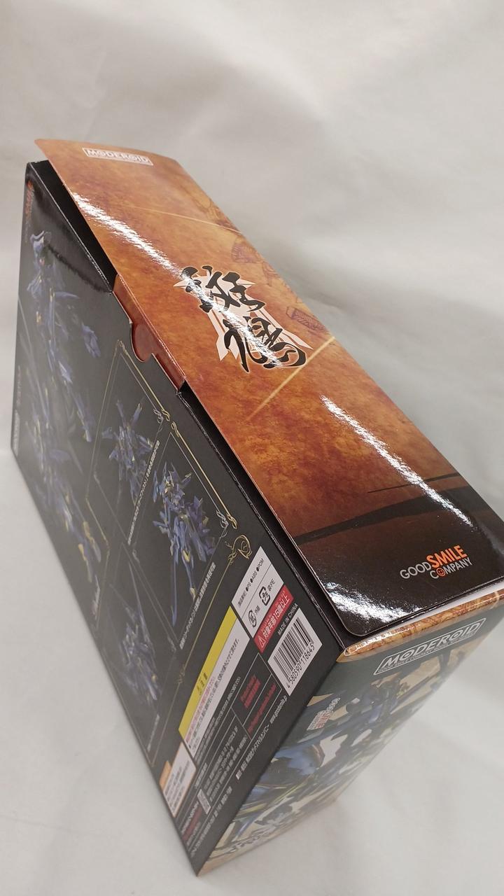 角に擦れキズあり