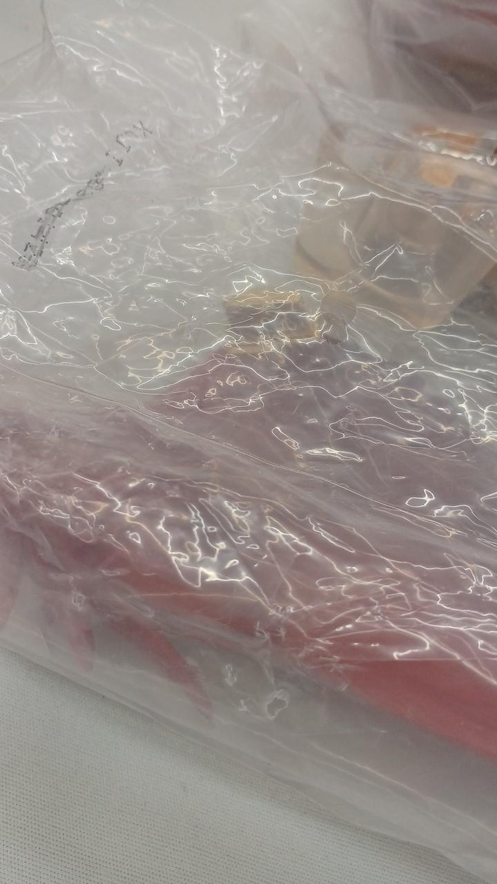 内袋、小さな穴あり