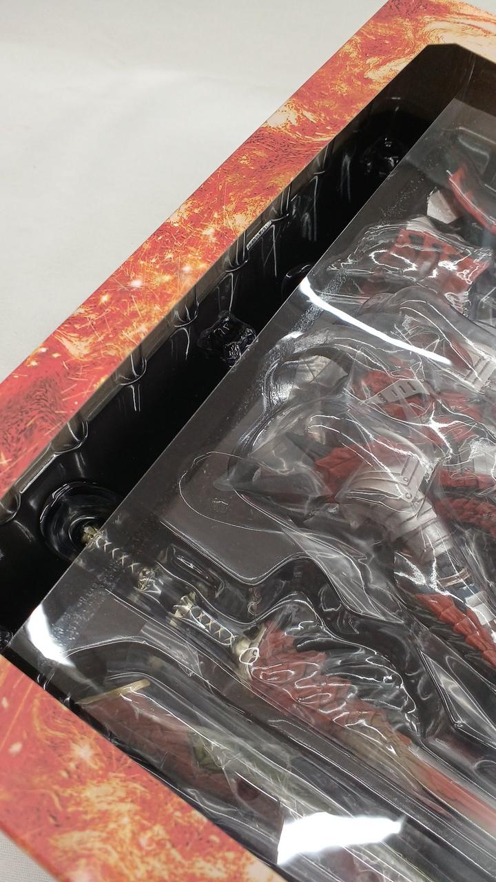 箱の中のフィルム剥がれています。