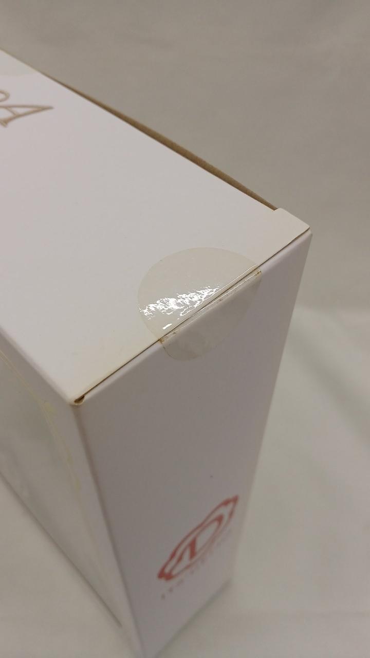 角に色あせあり