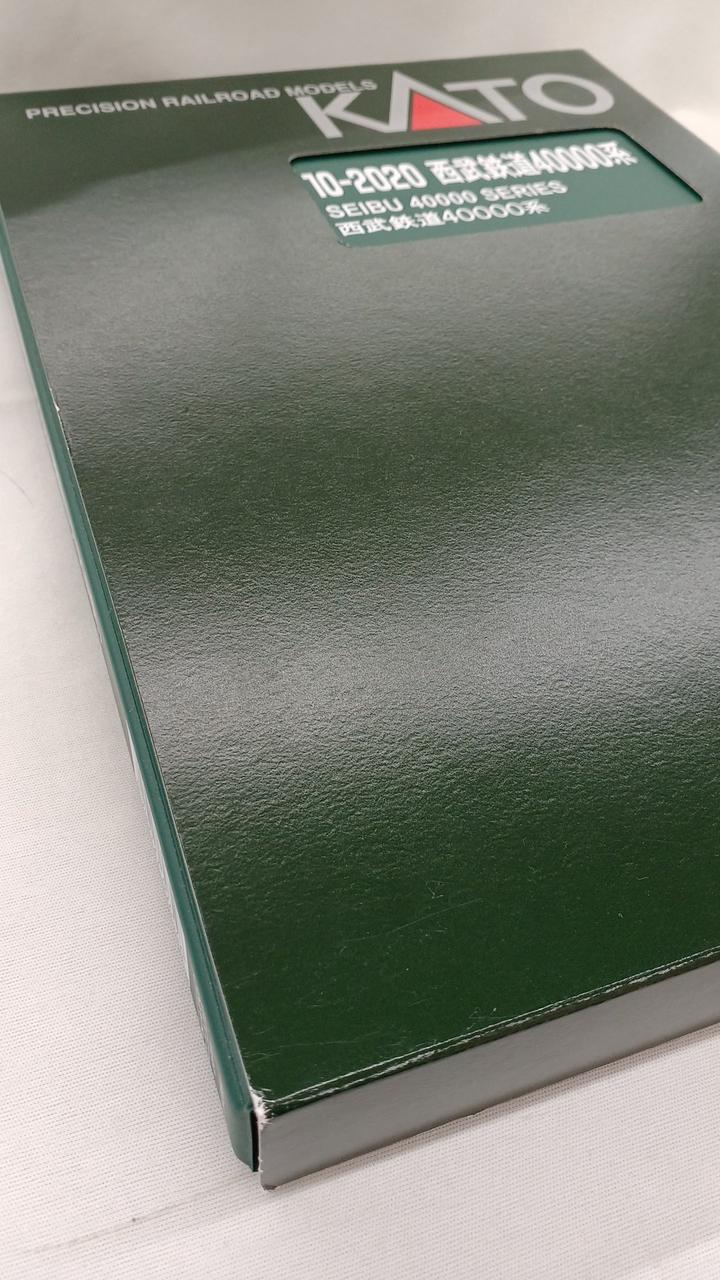 角に擦れキズあり