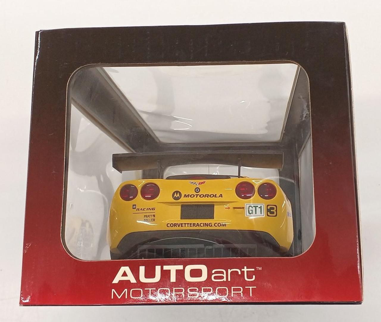 AUTOart 型番：C6R PLAIN BODY VERSION シボレー・コルベット 1