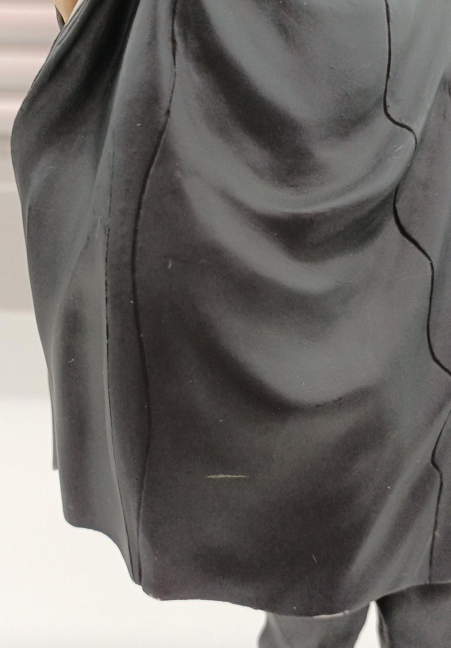 学ランの後ろの方にキズあり