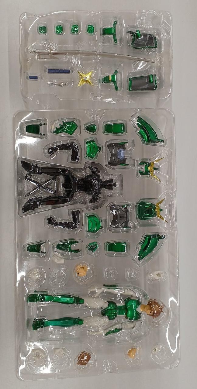 白いパーツにべたつきあり