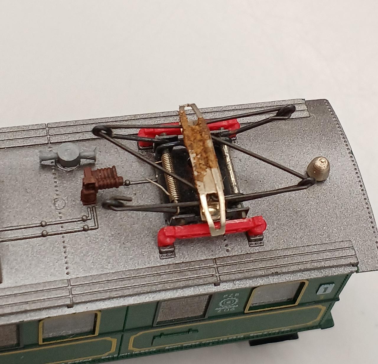 パンタグラフ錆あり