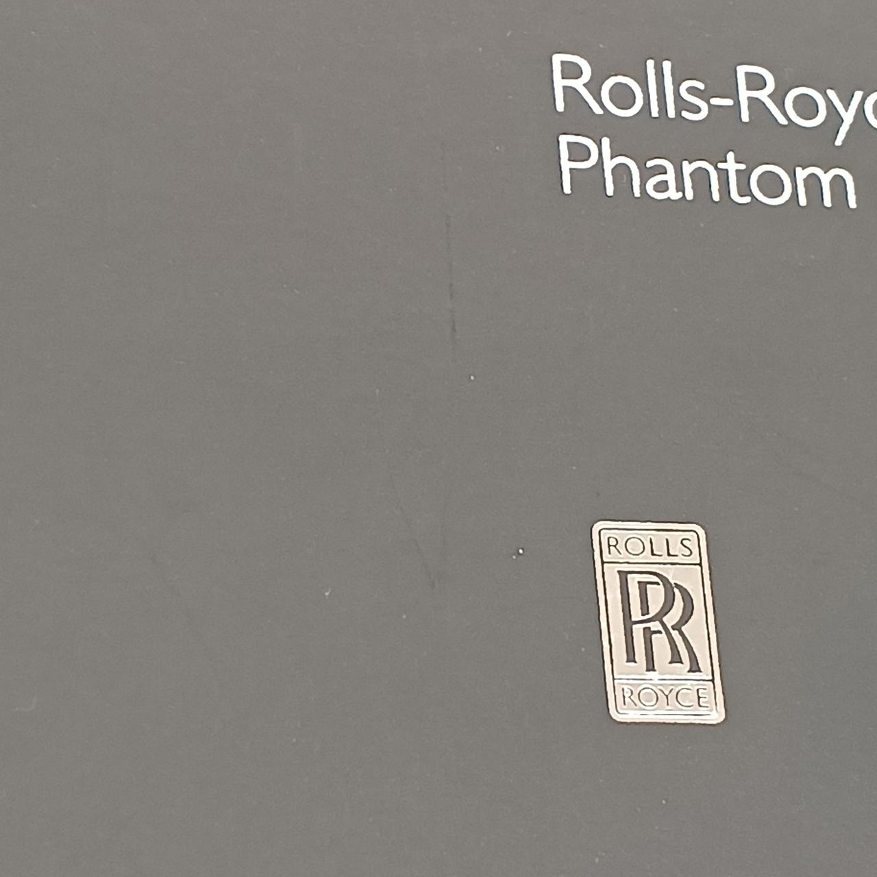 箱正面　スレ傷あり