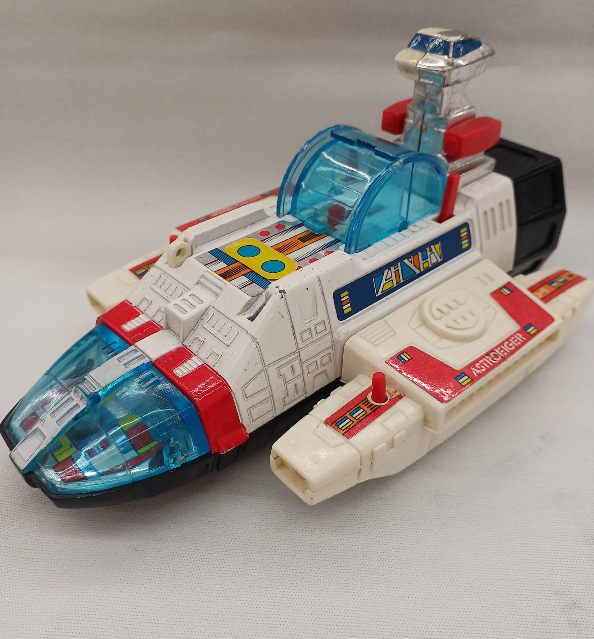 キズ汚れ、色あせ剥がれあり。