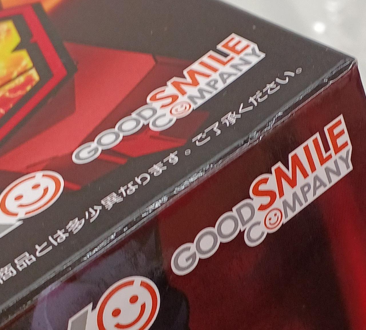 正面右下潰れあります