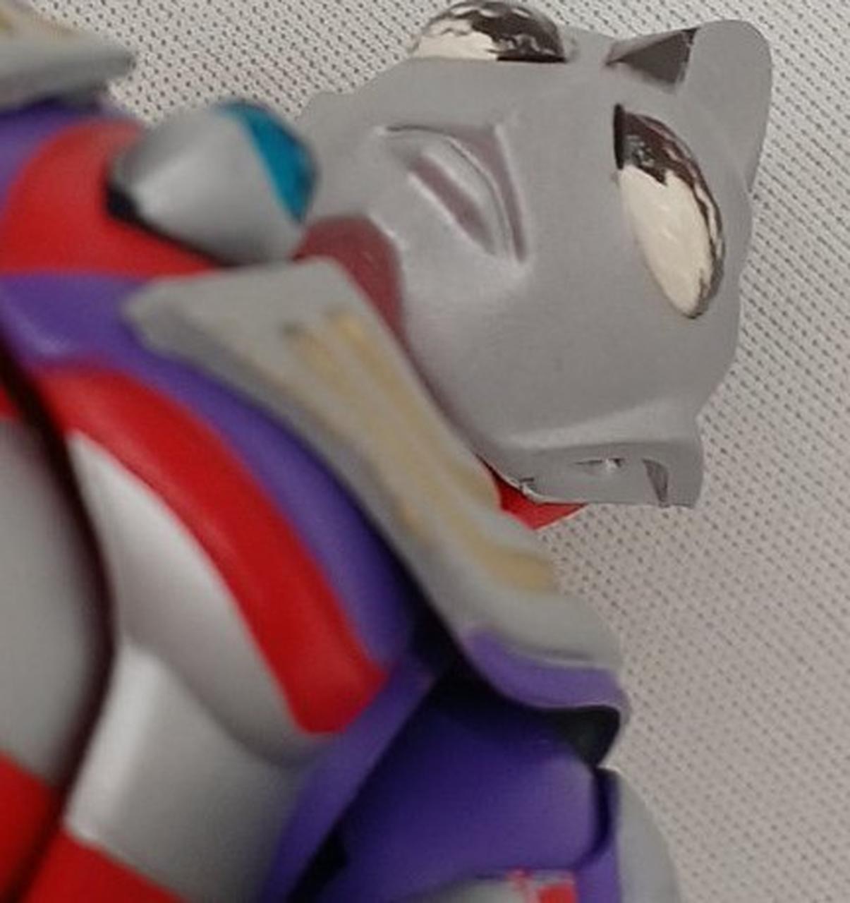 胸部、塗装はみ出しあります