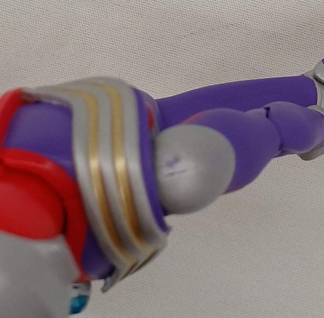 左肩擦れキズあります