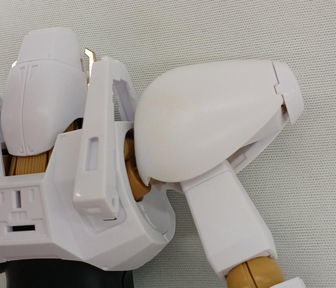 キズ汚れあり。黄色ぽくなってます。