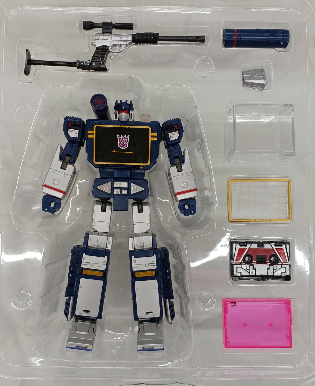 開封品、少々のキズはあります。