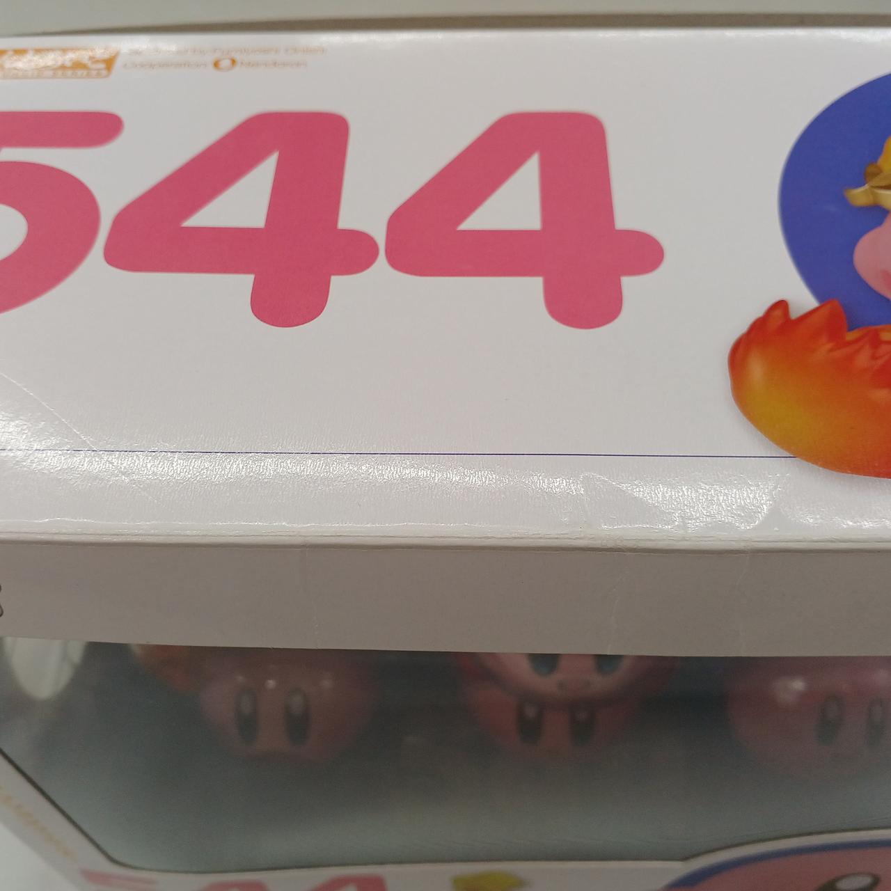 外箱にしわ、キズなどのダメージあります