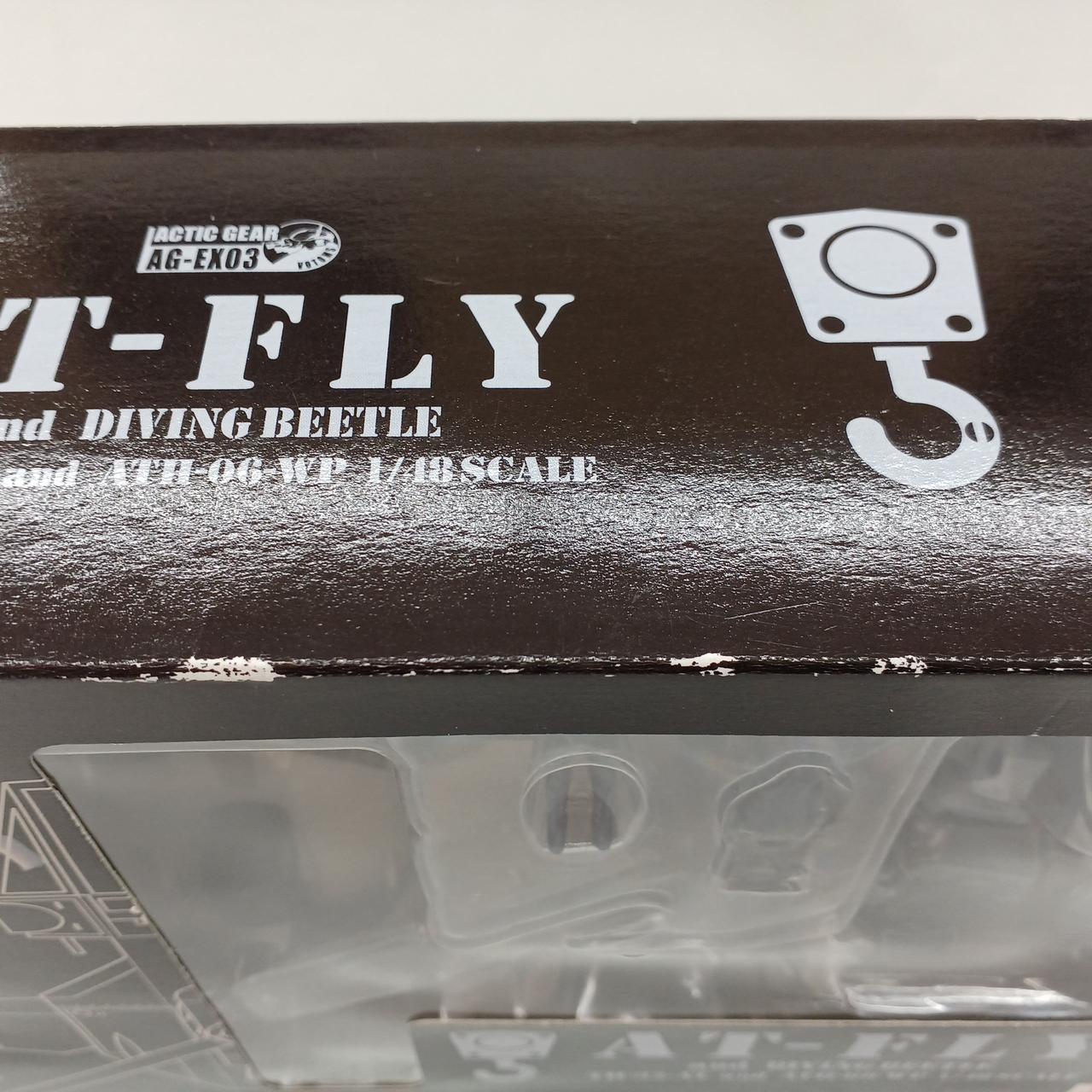 外箱に擦れキズなどのダメージあります