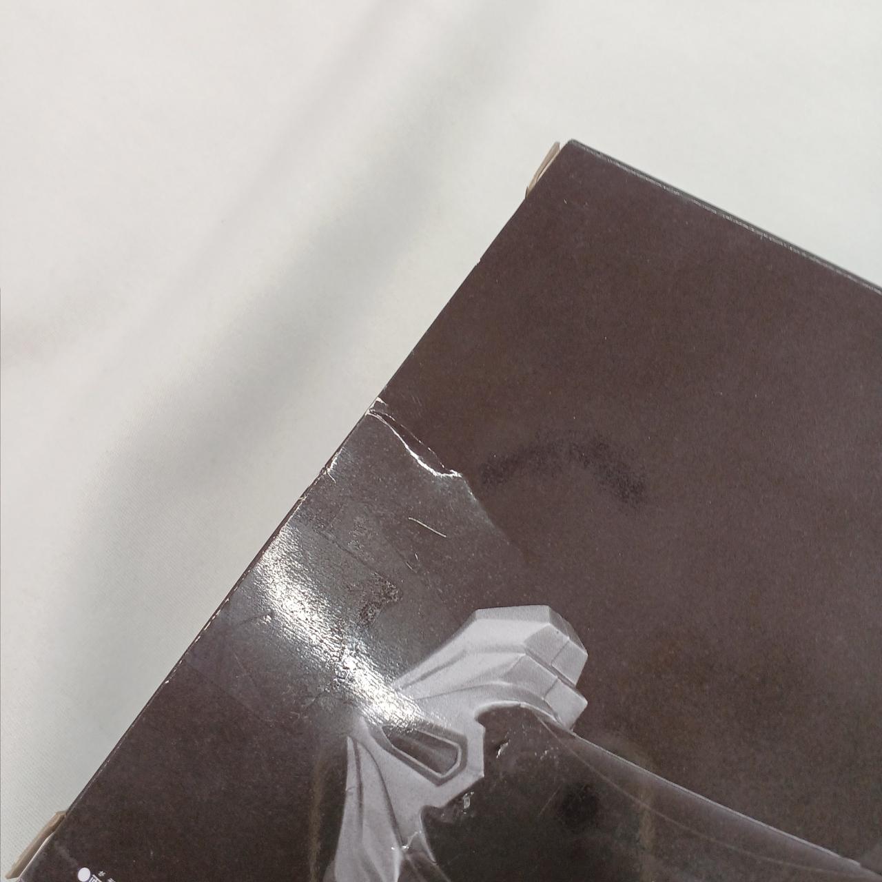 歪み、テープ跡あり