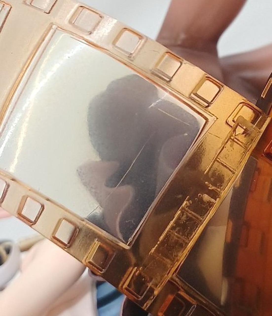 フィルム部分にキズあり