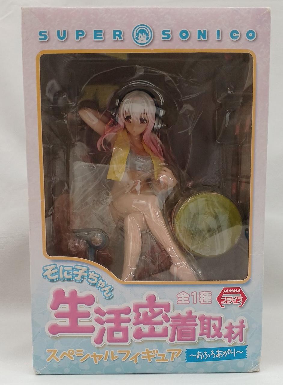 外箱の擦れキズ等、凹みあり