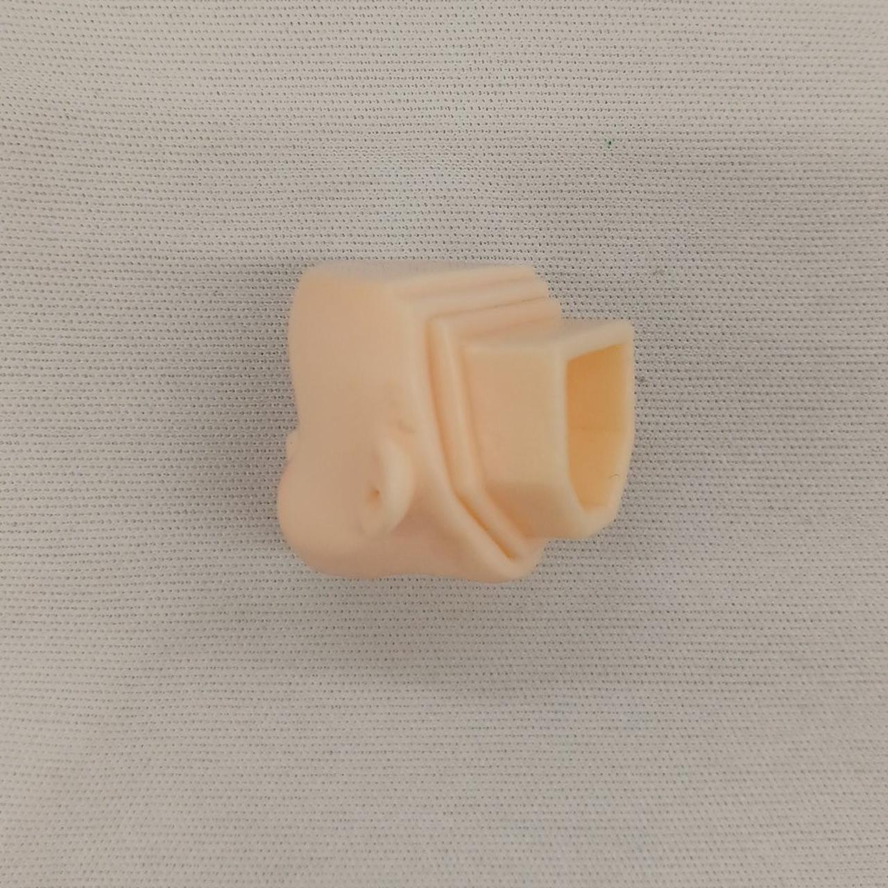 顔の換えパーツに汚れあり