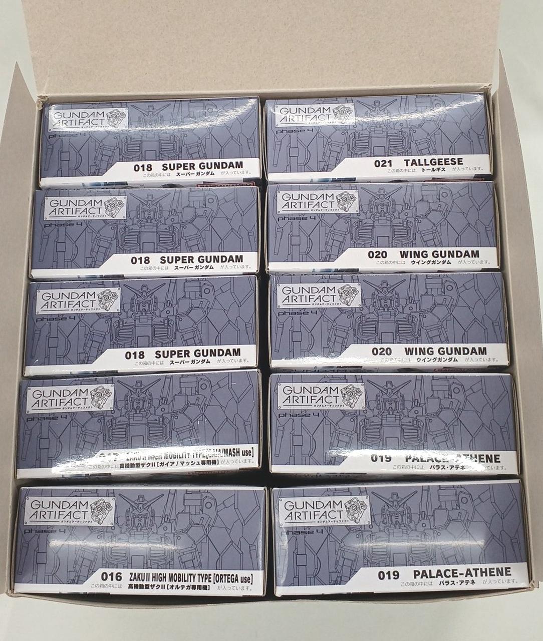 中身のお菓子を抜く為に一度開封してます。