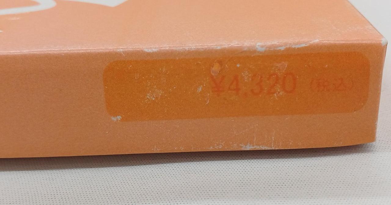 シール跡、イタミあり