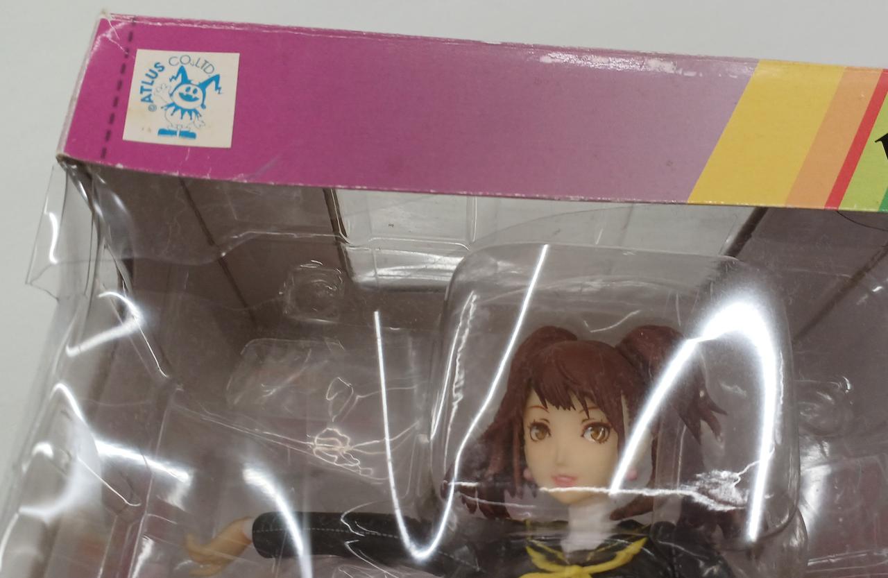 箱クリア部分　破損あり