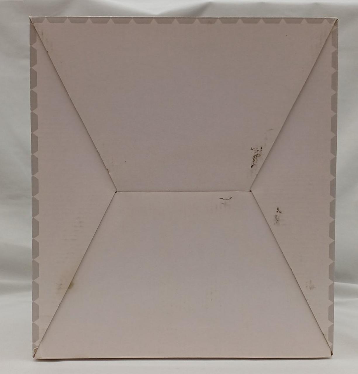 外箱底面に汚れあり