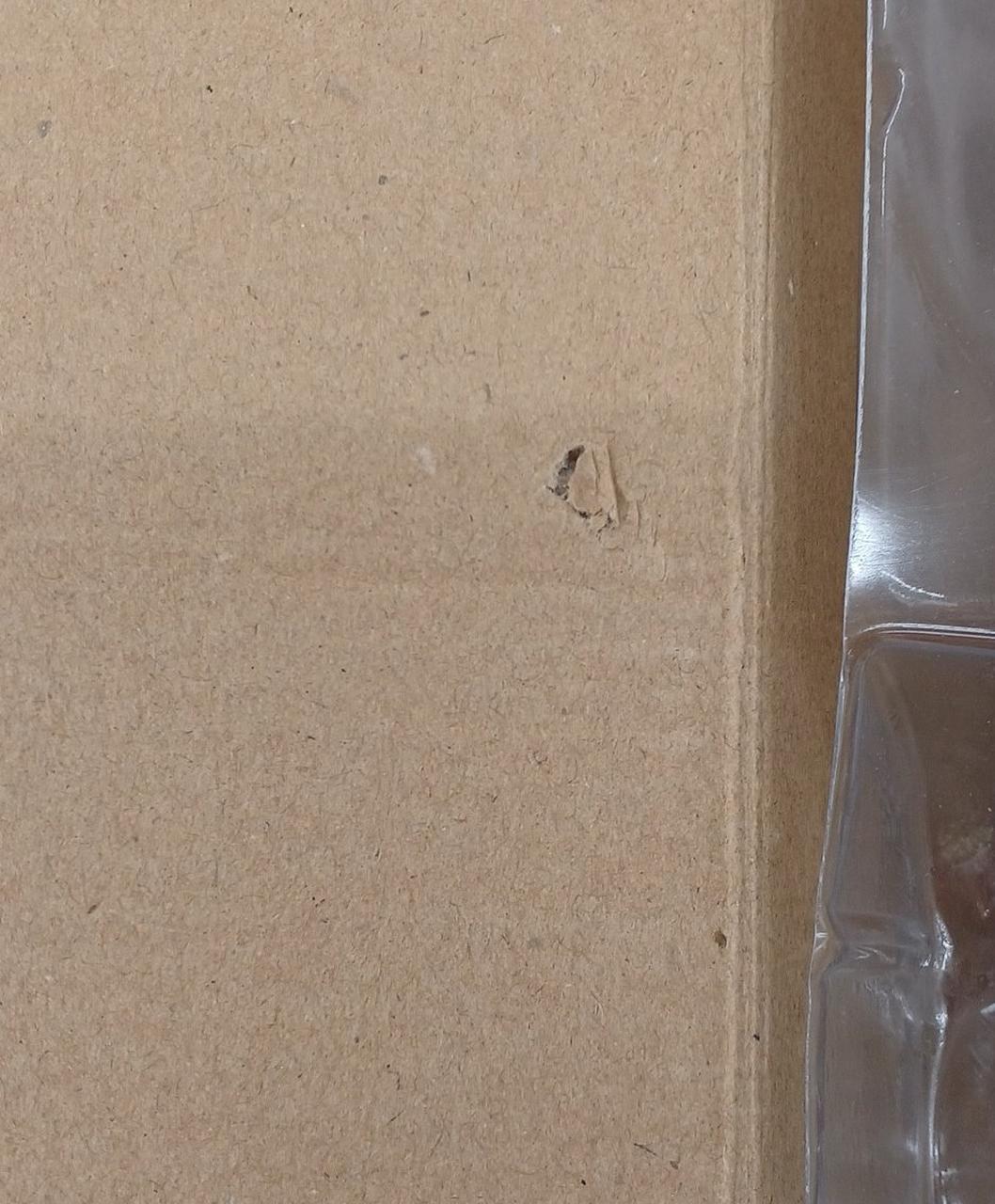 箱の内側部分、破れあり