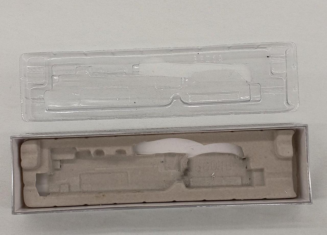 ケース割れてます