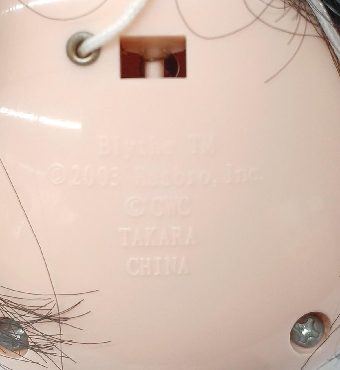 頭パーツ身体パーツの製造年月日が違います