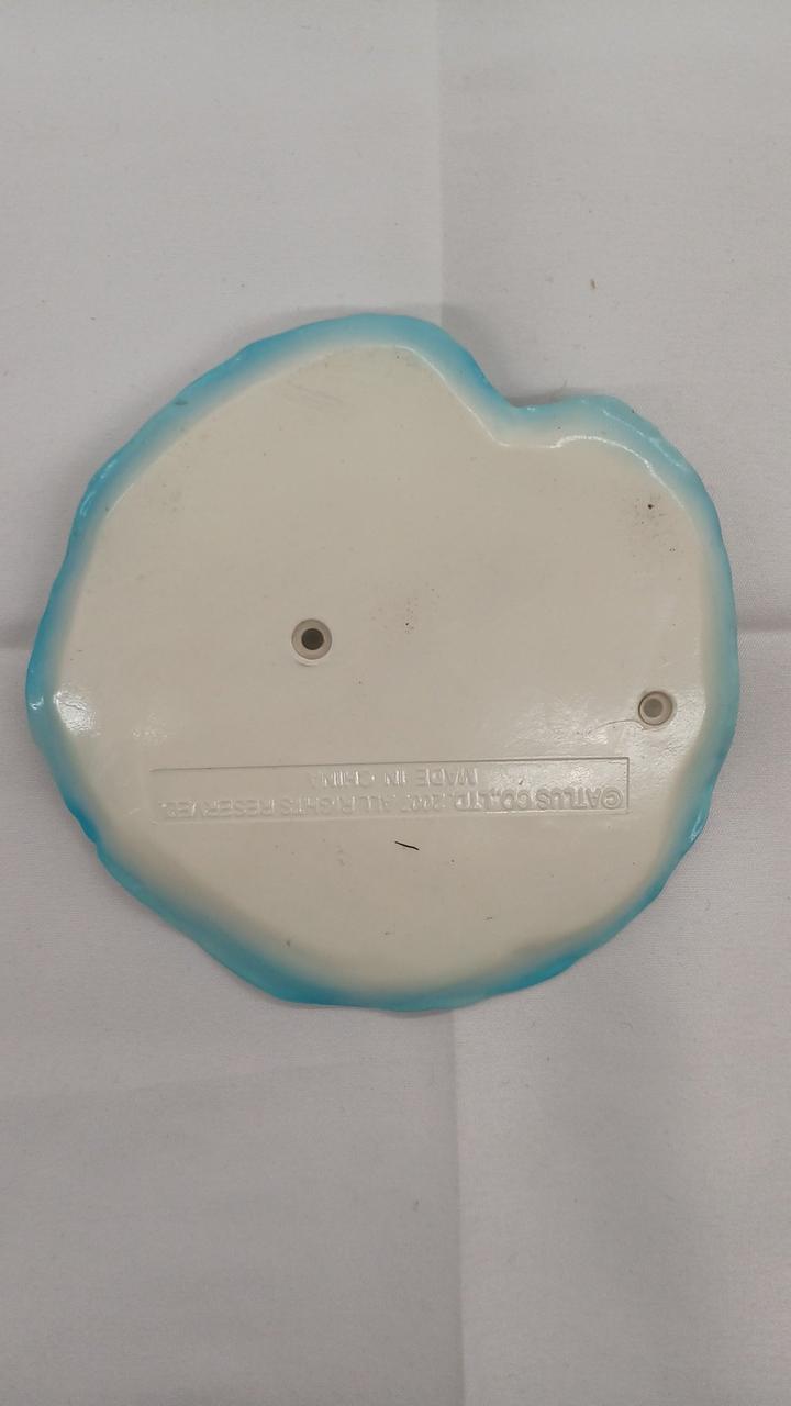 台座裏にキズ・汚れ