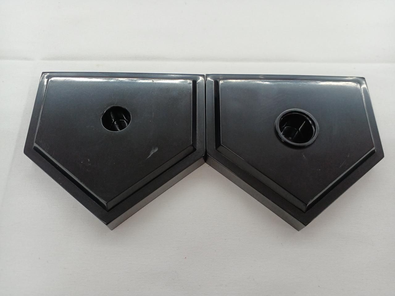 両台座共にキズあり