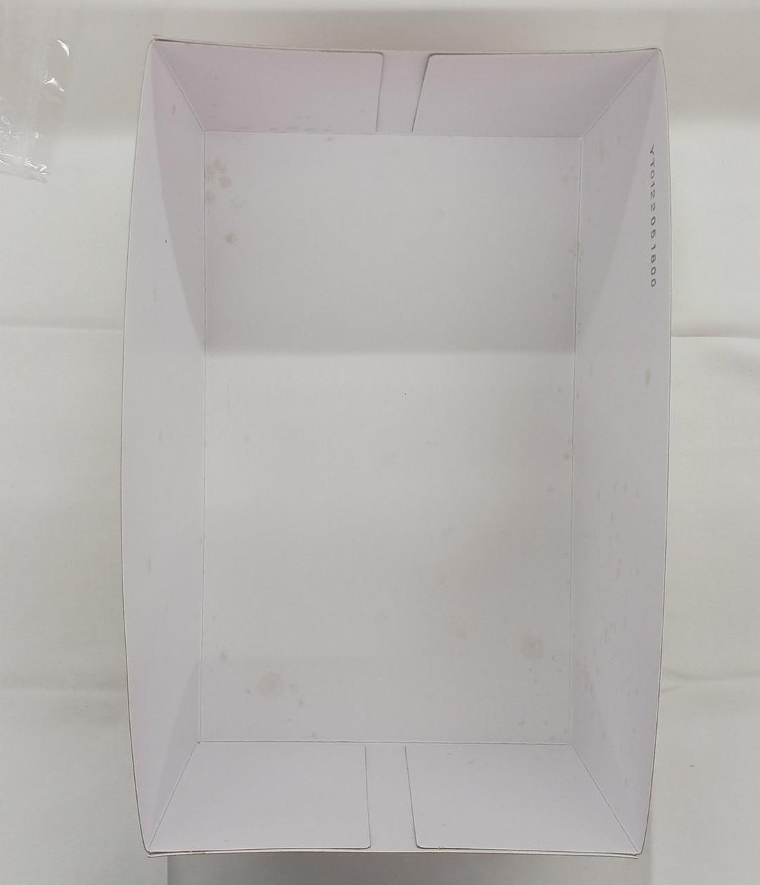 箱の内側に汚れ