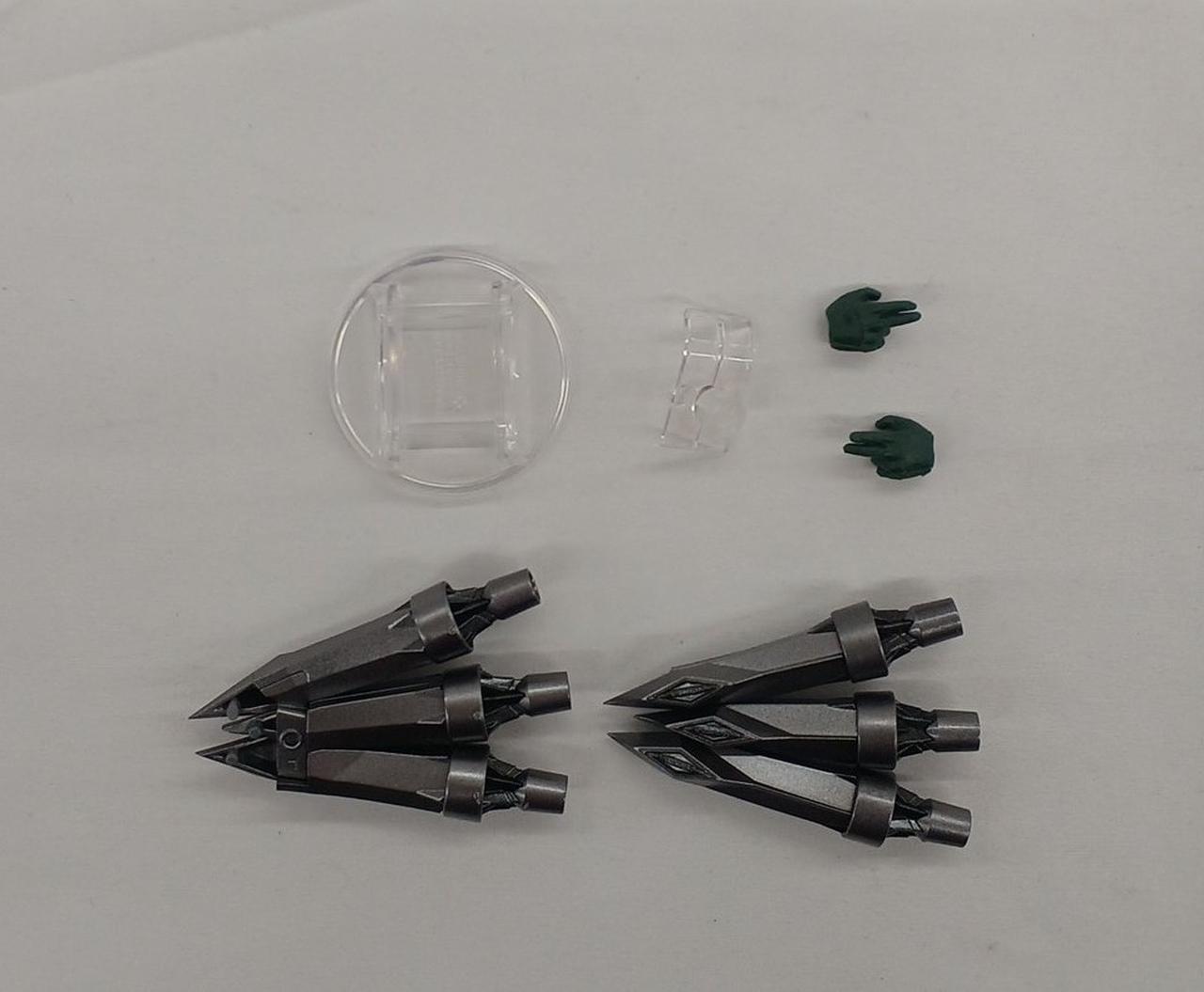 台座
差し替えパーツ