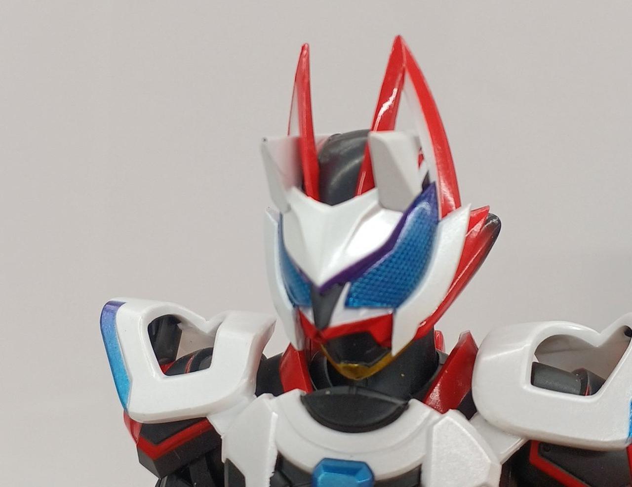 右ツノ先端色欠け