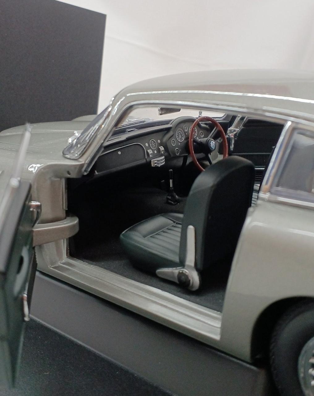 左ドアがゆるめ
開きやすい