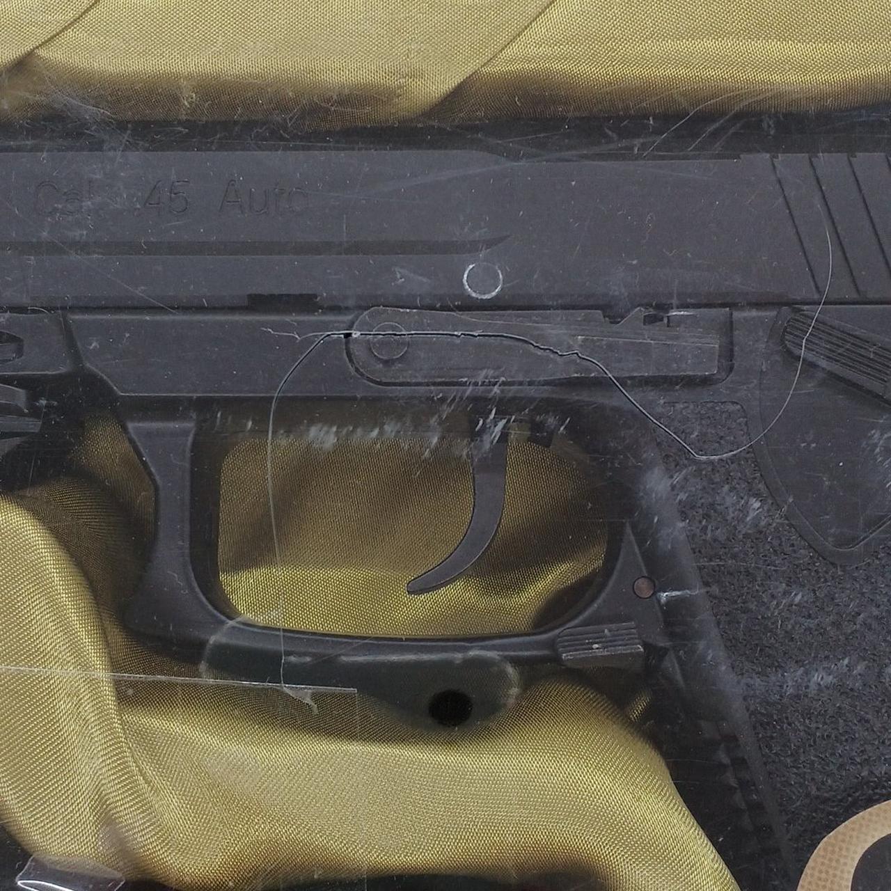 ケース割れています