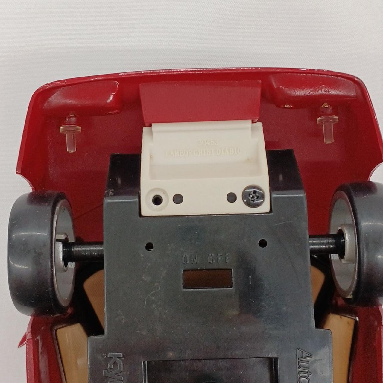 片方のネジ欠品