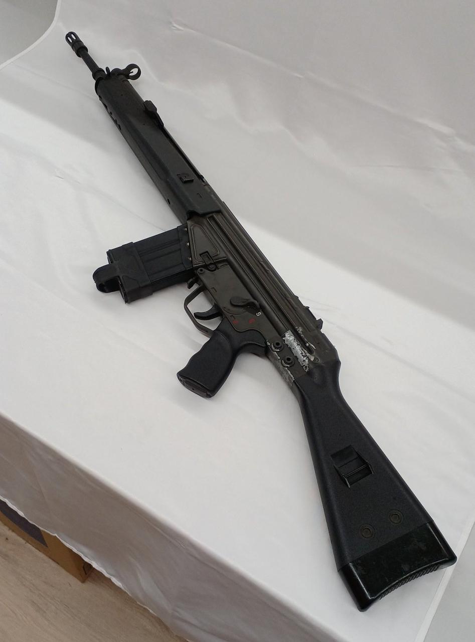 本体とマガジンのみ