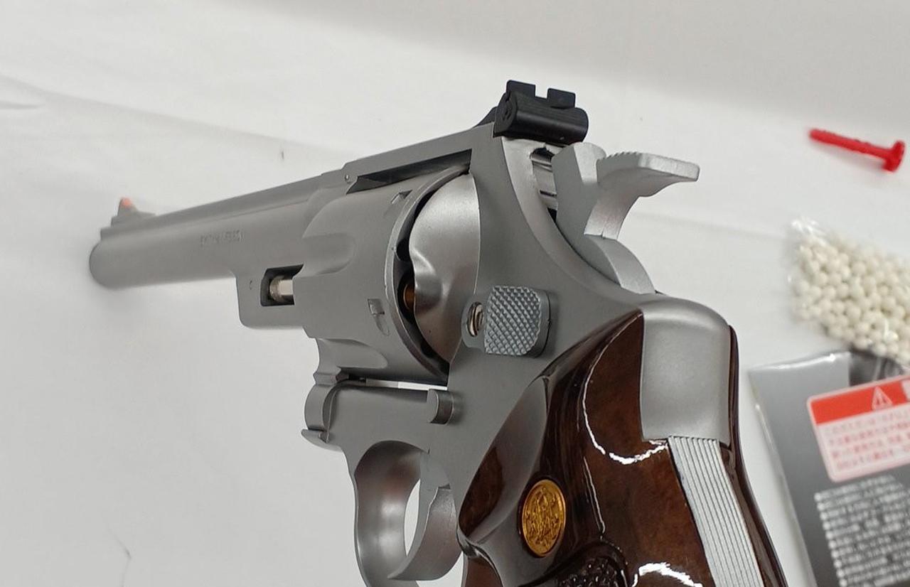 給弾不良
シリンダーの右回転固定不可