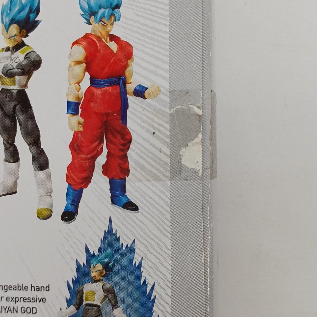 テープ剥がし跡