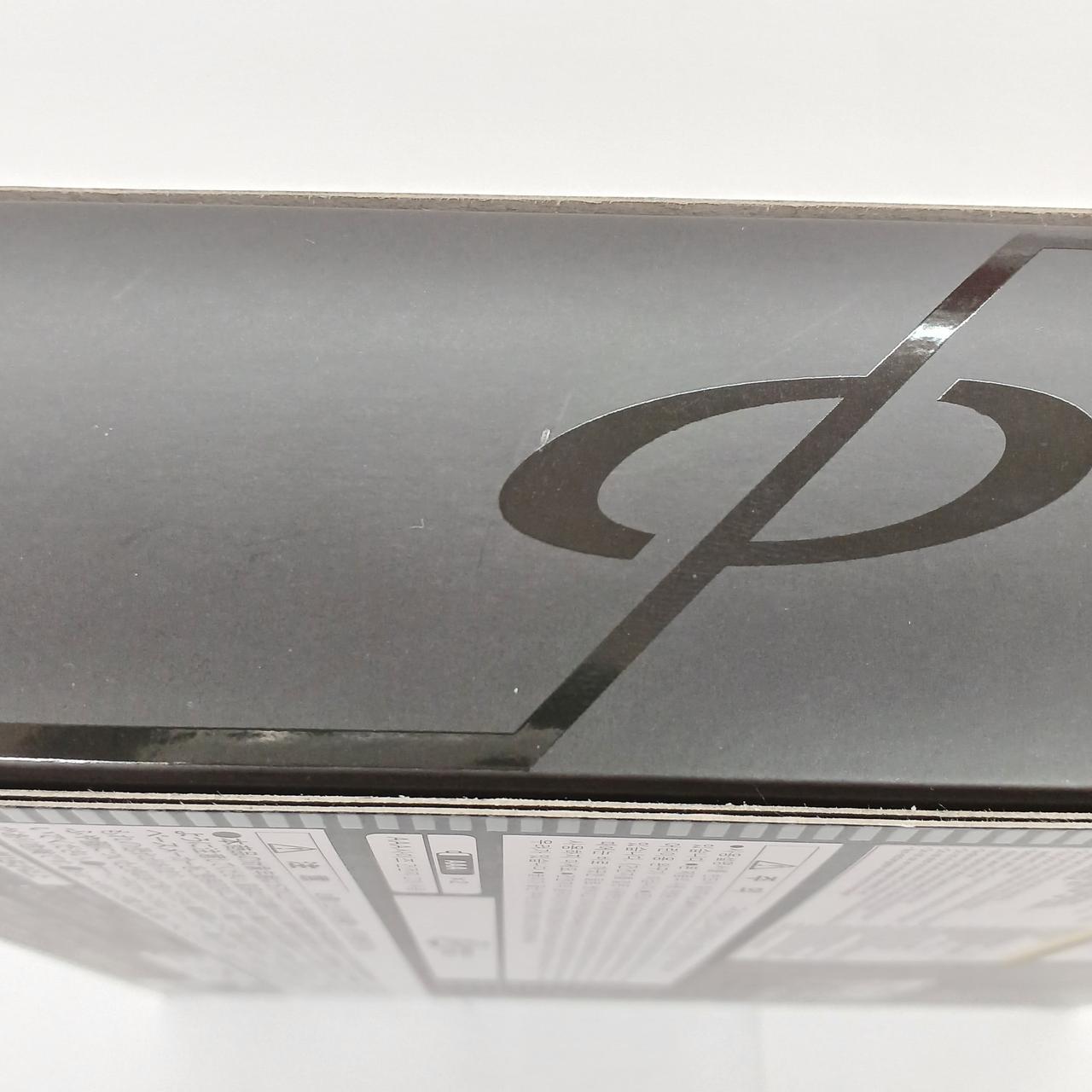 箱に若干のキズあり