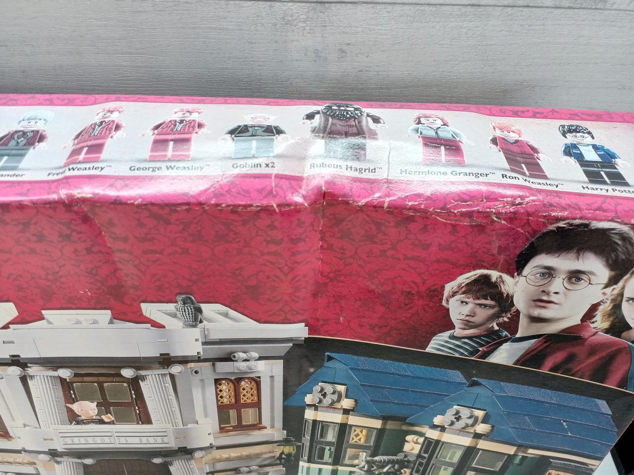 外箱傷み大、折れ・色褪せあり