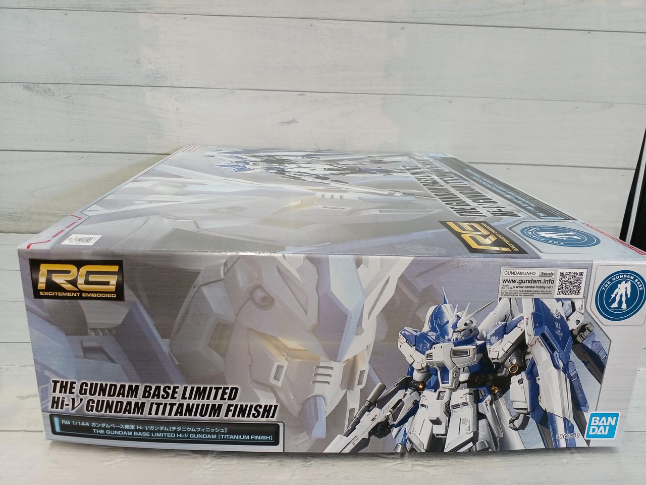 RG νガンダム チタニウムフィニッシュ & HWSセット RG νガンダムHWSはチタニウムフィニッシュと組み合わせて