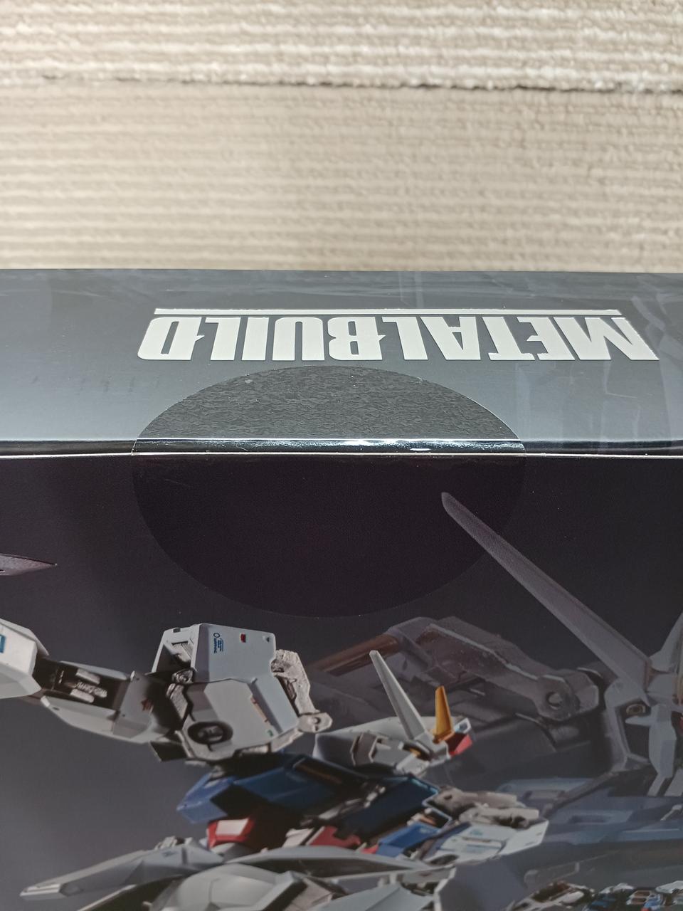 テープ未開封です。