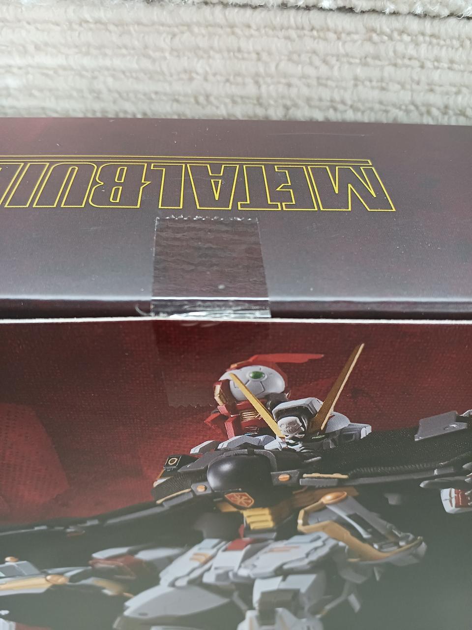 テープ未開封です。