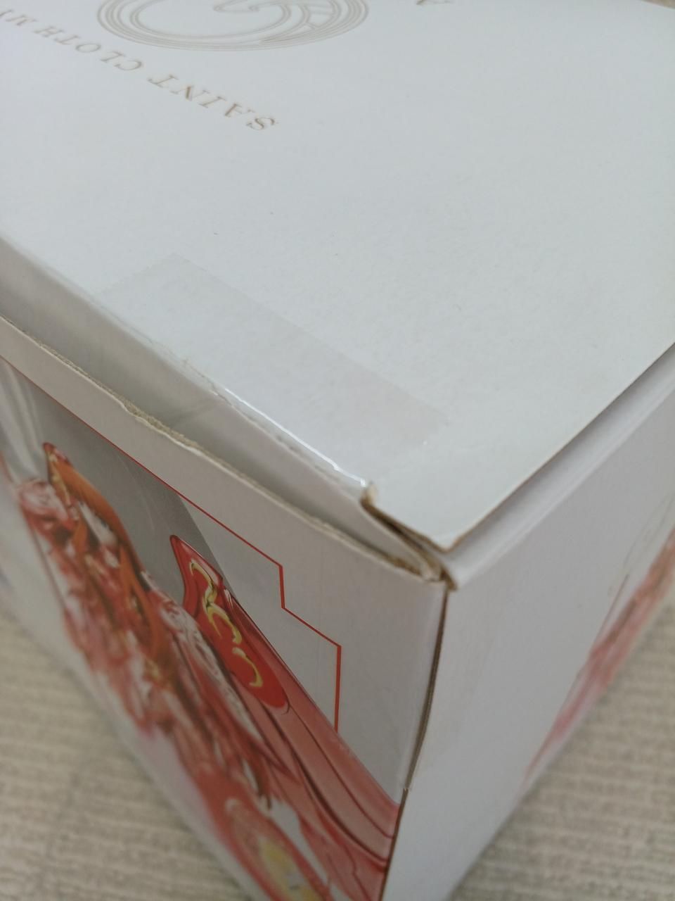 外箱破れ　補修あり