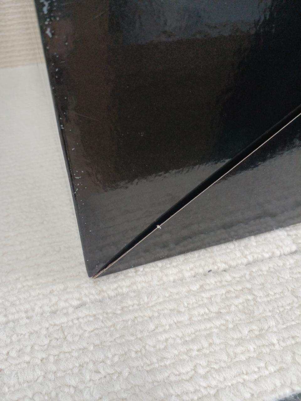 外箱キズ