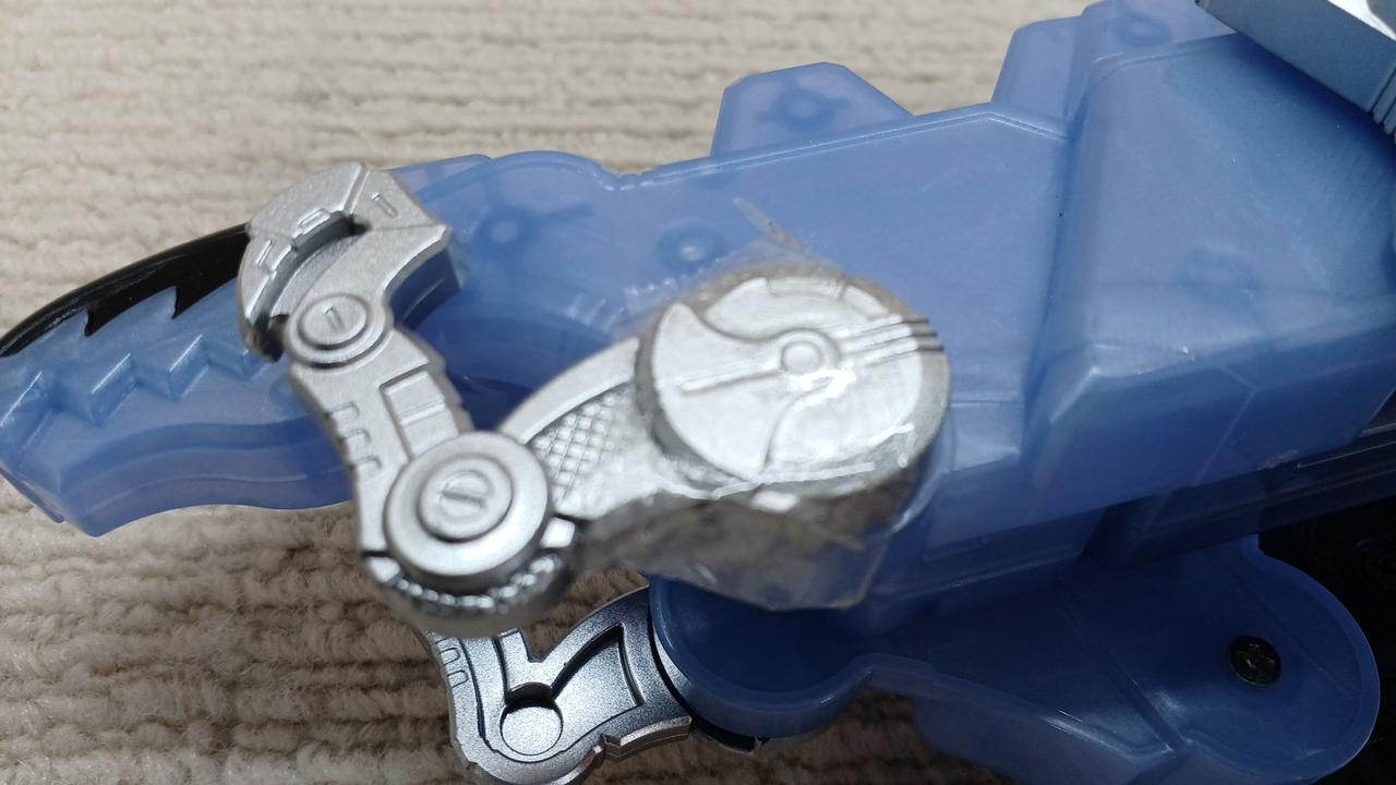 本体左腕パーツ破損